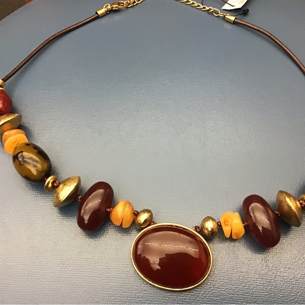 NWOT Beautiful Necklace with fall colored stones.